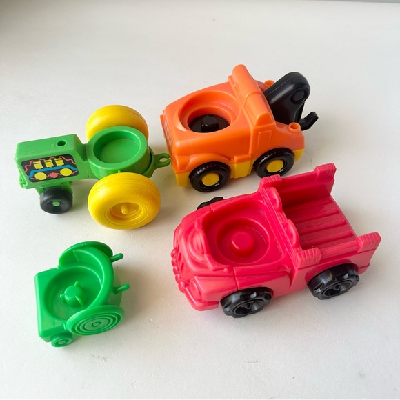 Fisher Price Little People Vehicles and Figures - Picture 5 of 10